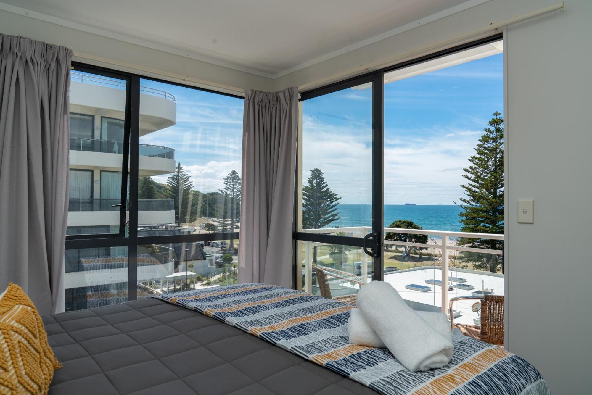 Ocean View Beach Escape - Top Floor Apartments, Mt Maunganui Base Mount Maunganui Luaran gambar