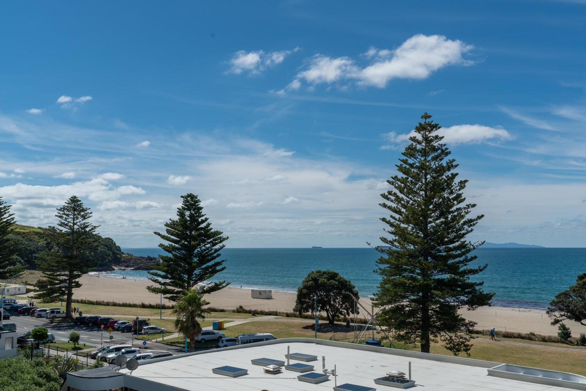 Ocean View Beach Escape - Top Floor Apartments, Mt Maunganui Base Mount Maunganui Luaran gambar