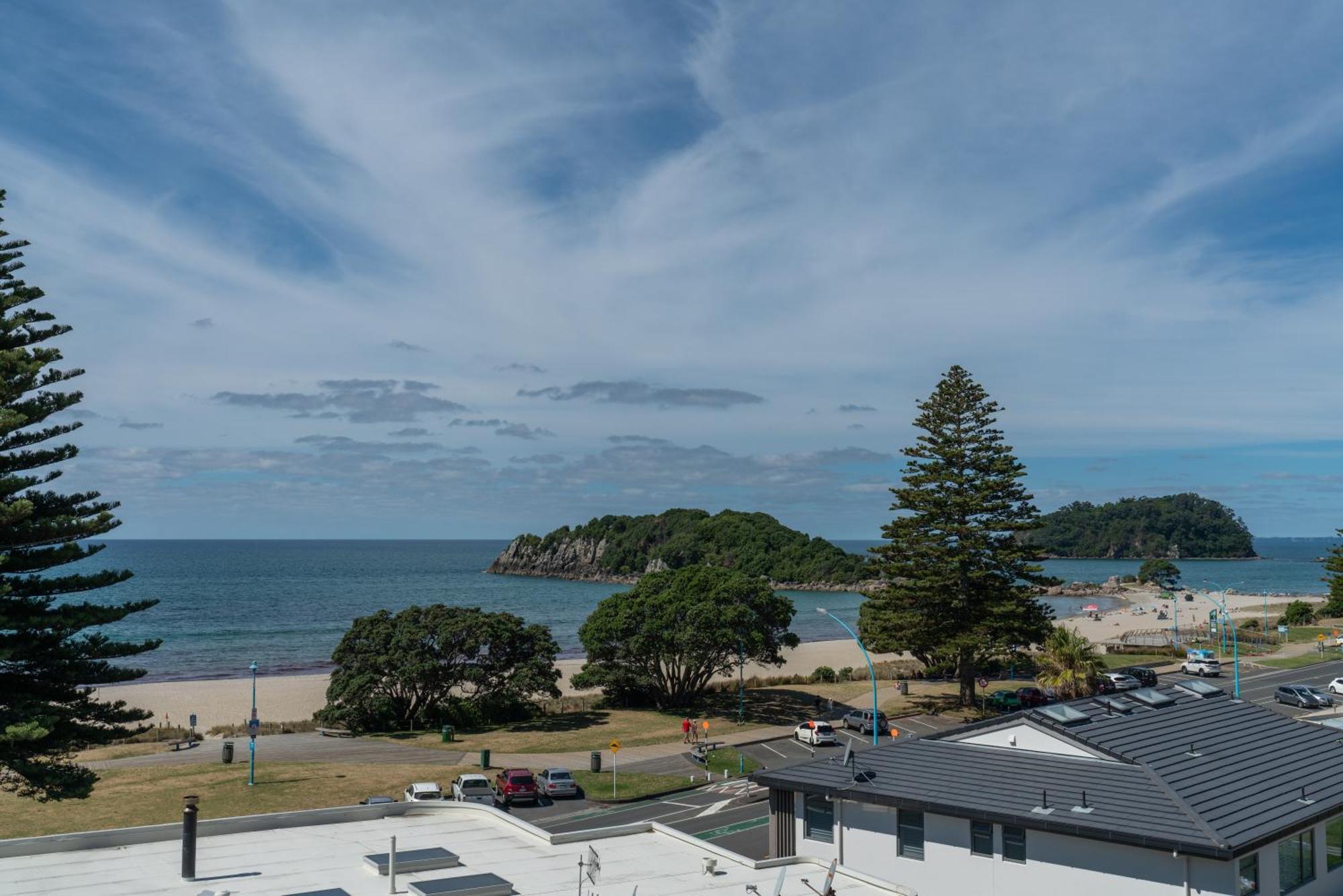 Ocean View Beach Escape - Top Floor Apartments, Mt Maunganui Base Mount Maunganui Bilik gambar