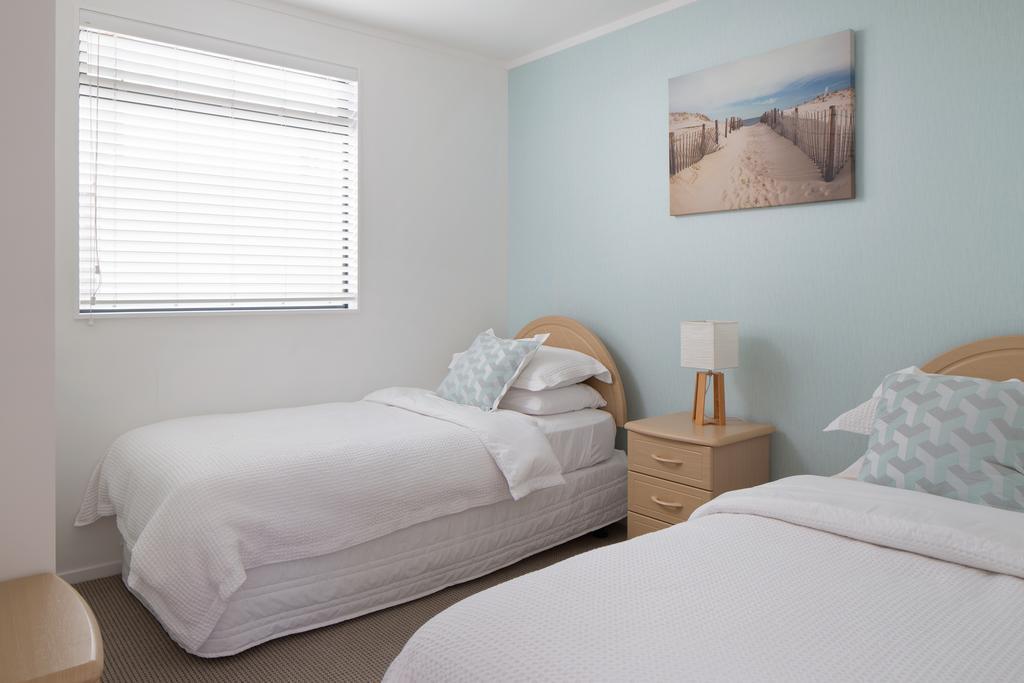 Ocean View Beach Escape - Top Floor Apartments, Mt Maunganui Base Mount Maunganui Luaran gambar